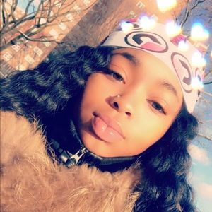 Meet your Posher, Monica